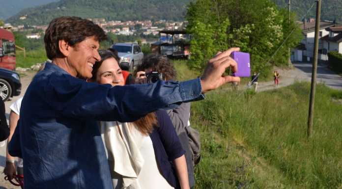 Quei selfie con Morandi per un evento lecchese da incorniciare