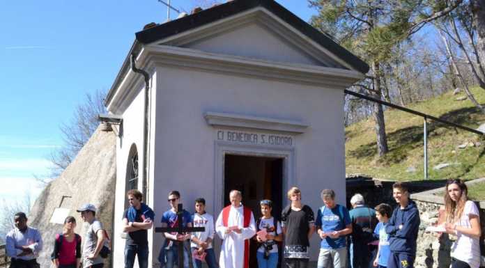 Via Crucis al Sasso di Preguda: “L’aiuto è asciugare una lacrima…”