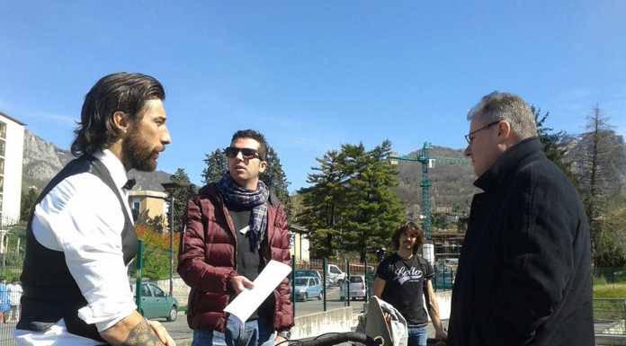 Brumotti di Striscia in visita all’incompiuto Ostello della Gioventù