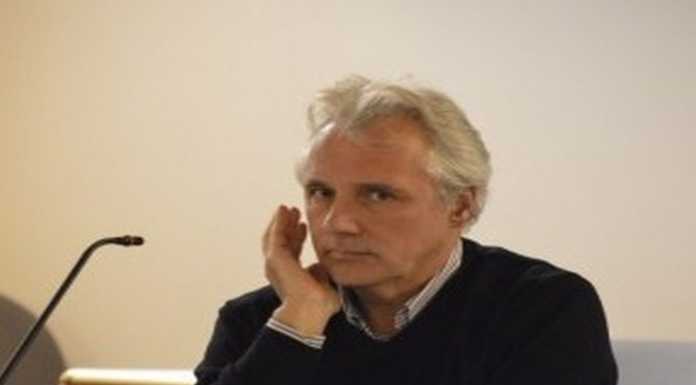 Calolzio. Aut aut di Cola: “sostegno al sindaco o dimissioni”