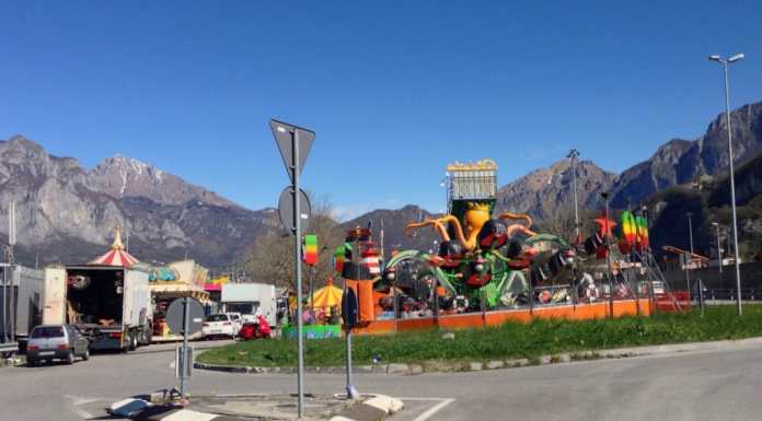 Infortunio al Luna Park: giostraio si ferisce allestendo una giostra