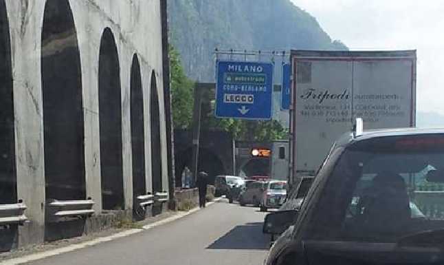 Abbadia: tamponamento a catena, code dopo pranzo in SS36