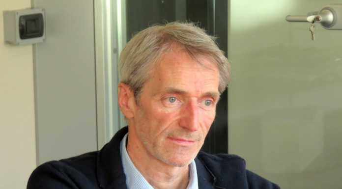 Elezioni. Negrini, tour nei rioni. “Negozi di quartiere e più vita”