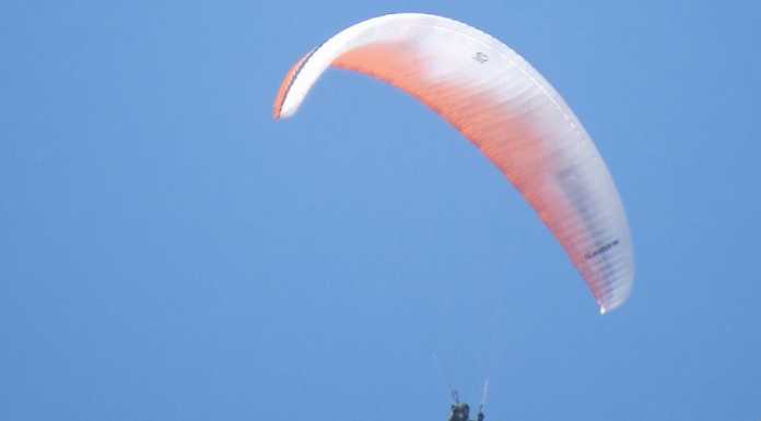 Cornizzolo: col parapendio sugli alberi. Elisoccorso dai Vigili del Fuoco