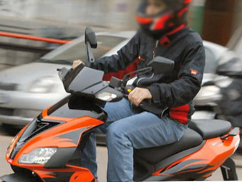 “Mio figlio non è un pirata”. Il padre del centauro fa chiarezza