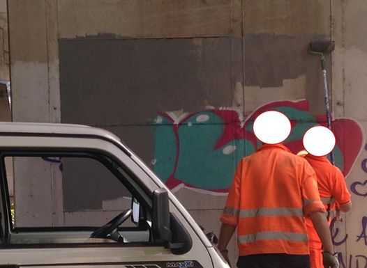 Pescate: via il murales, prosegue la lotta del sindaco ai writers