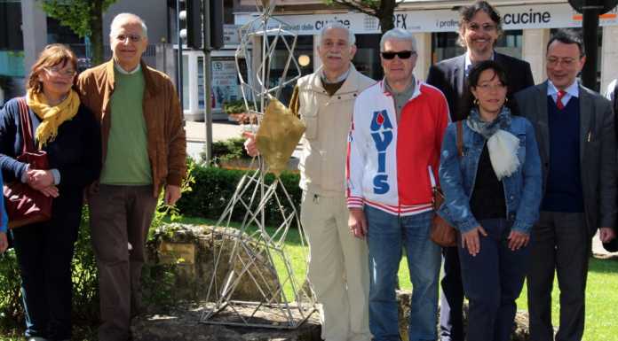 A Calolzio l’Avis dona libri alla biblioteca Cittadini