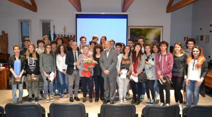 Mandello, appello ai diciottenni: “Fate vostra la Costituzione”