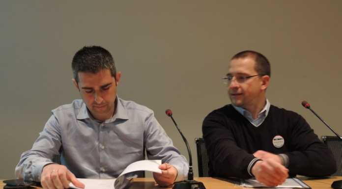 Elezioni. Pizzarotti (M5S) a Lecco: “Alleniamo la partecipazione”