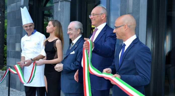 Expo: benvenuti a Villa Lario! Taglio del nastro con ospiti d’eccezione