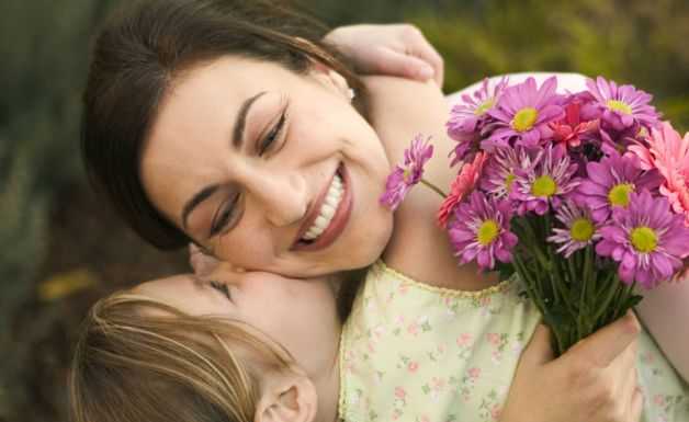 Festa della mamma: a Lecco gonfiabili per i bimbi, dolci e fiori