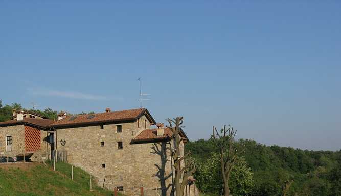 Sentieri in cammino: arte e natura si incontrano sul Monte di Brianza Campsirago