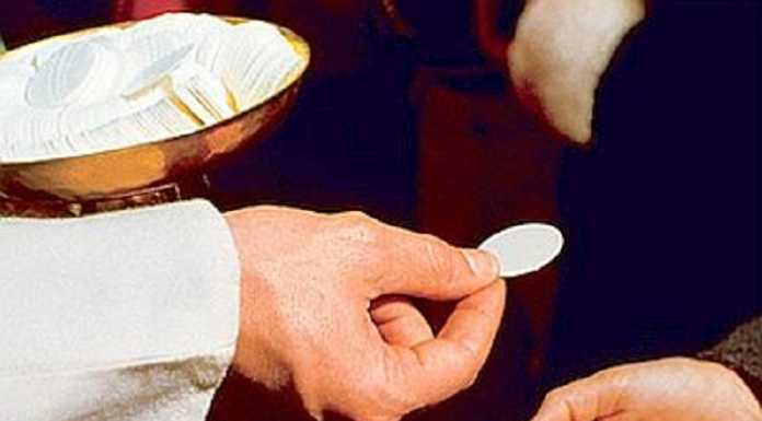 Malgrate: malore durante la prima comunione, soccorsa una donna