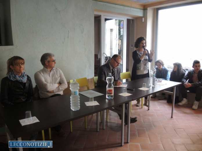 ex Giglio_consegna attestati informatica anziani_2015 (4)