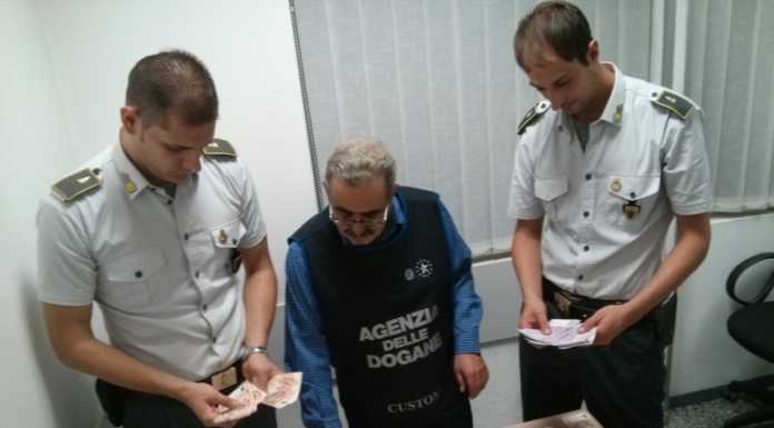 Non dichiara 52mila euro, imprenditore cinese fermato alla frontiera