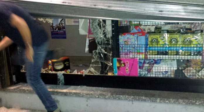 Chiuso: spaccata al Caffè Luna, rubati soldi e tabacchi