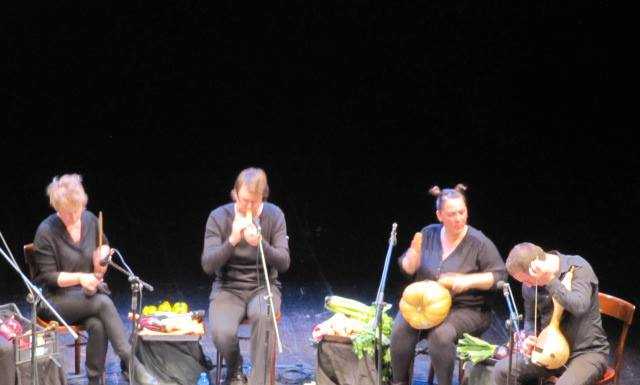 Al Teatro della Società tanti applausi alla The Vegetable Orchestra