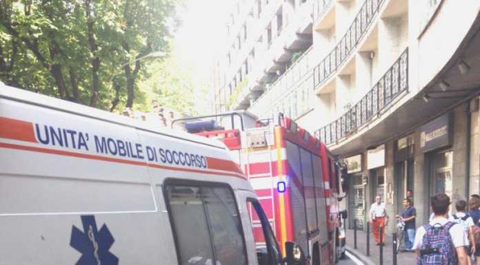 Malore per una commessa, soccorsa da sanitari e pompieri