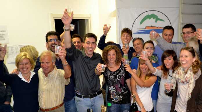 Mandello, “Il paese di tutti” festeggia la vittoria stasera in enoteca