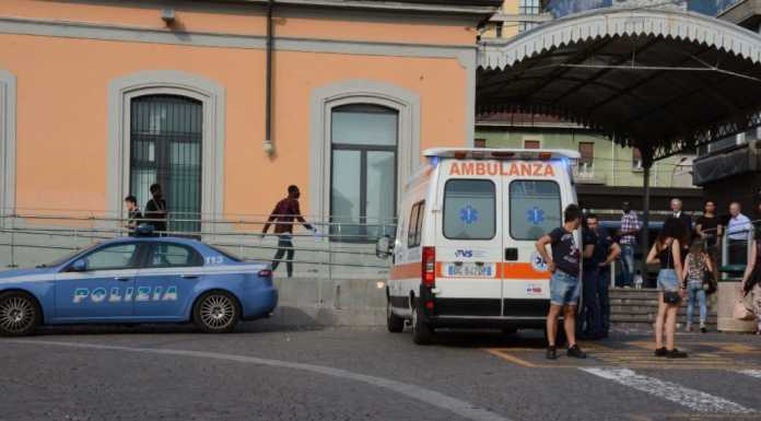 Capotreno lecchesi aggrediti dal “branco” sul treno per Lecco