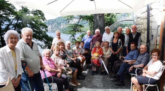 Mandello, i coscritti del 1932 a tavola tra ricordi e aneddoti