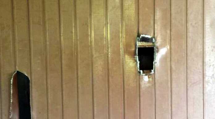 Ladri in via Sabotino: aprono i garage come “scatole di tonno”