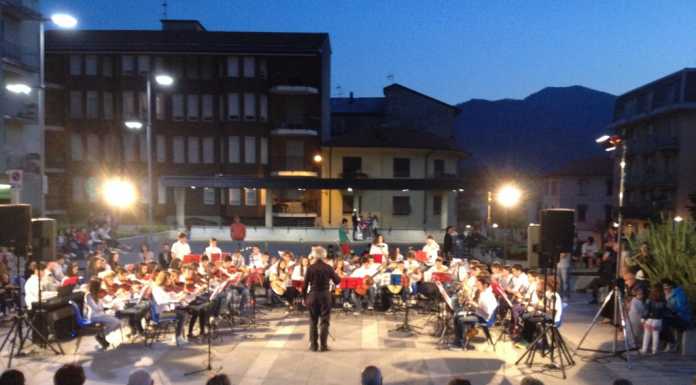 Calolzio: concerto in piazza per gli alunni della “A.Manzoni”