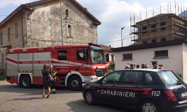 Principio di incendio alla Piccola, gli ambulanti: “Colpa dei senzatetto”