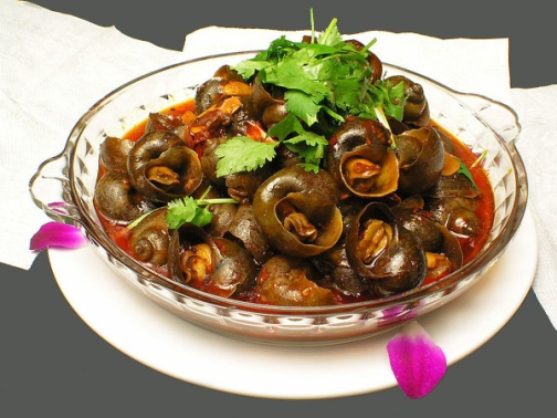 Lumache nei menù per la mostra di de Chirico, insorge Freccia45