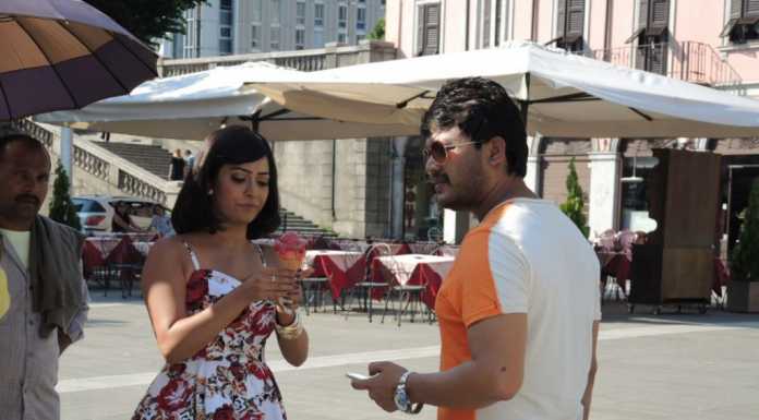 Lecco, il lungolago e le piazze del centro set di un film indiano