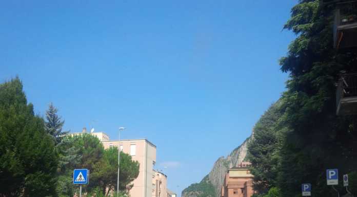 Conclusi i lavori di asfaltatura dell’asse “mediano”, ora la segnaletica