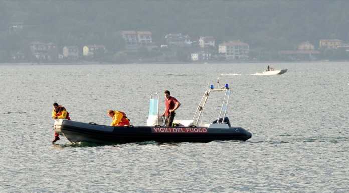 26enne disperso nelle acque del lago, si continua a cercare