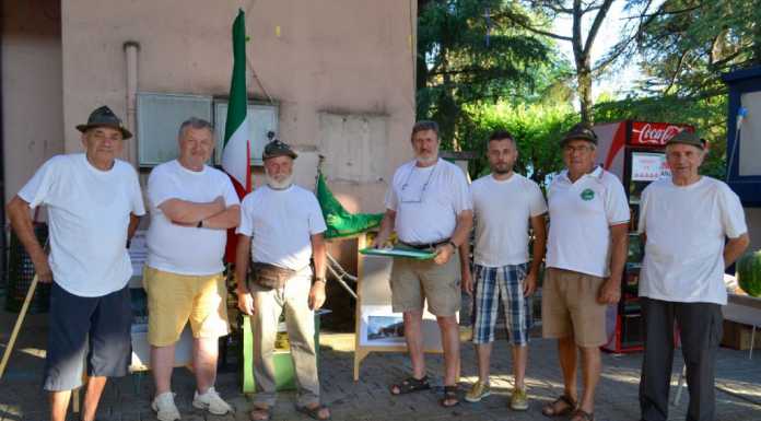 Mandello, le Associazioni in piazza con i ‘biscotti solidali’