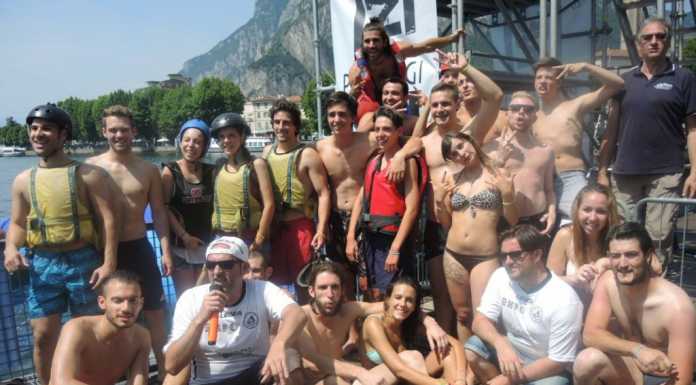 Lecco, la piattaforma ospita il Blob Jump ed è un successo