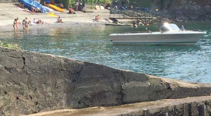 “Vivere Varenna”: “Si intervenga sullo sperone del molo di Riva grande”
