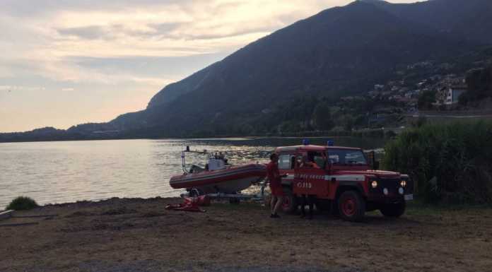 Parapendii nel lago, arrivano i soccorsi: era un’esercitazione