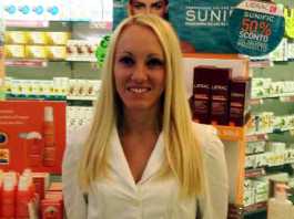 Il farmacista risponde. Caduta stagionale dei capelli: rimedi e quando preoccuparsi