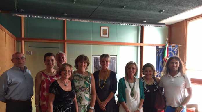 Valmadrera, la Giunta omaggia gli insegnanti prossimi alla pensione