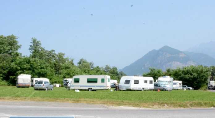 Dopo Lecco e Calolzio, roulotte occupano un campo a Olginate