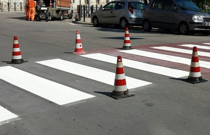 Segnaletica orizzontale, a Lecco i lavori proseguono tutta estate