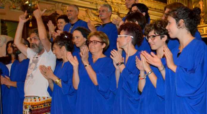 Mandello, arcipretale gremita e applausi per il gospel dei “Sol Quair”