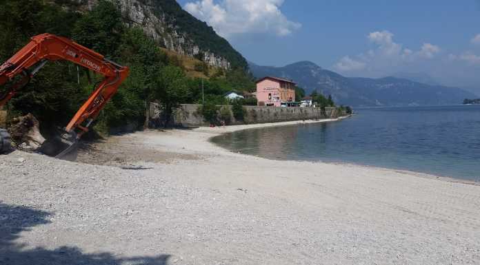 Moregallo e rifiuti. Carvelli: “La nostra spiaggia è pulita e risistemata”