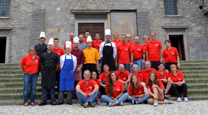 Varenna, cucina e convivialità: la “Tavolata in piazza” è un successo!