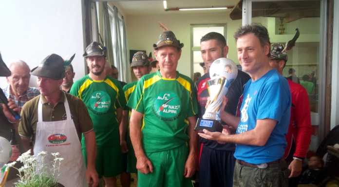 Calcio. Alpini contro Carabinieri, vincono le Penne Nere premiate da “Franz”