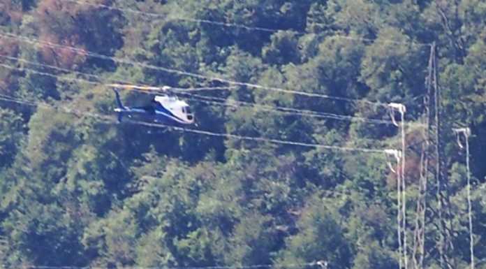 Elicottero a bassa quota per controlli cavi Alta e Media tensione