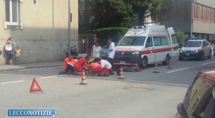 Scontro auto moto in Via Amendola, ferito un giovane