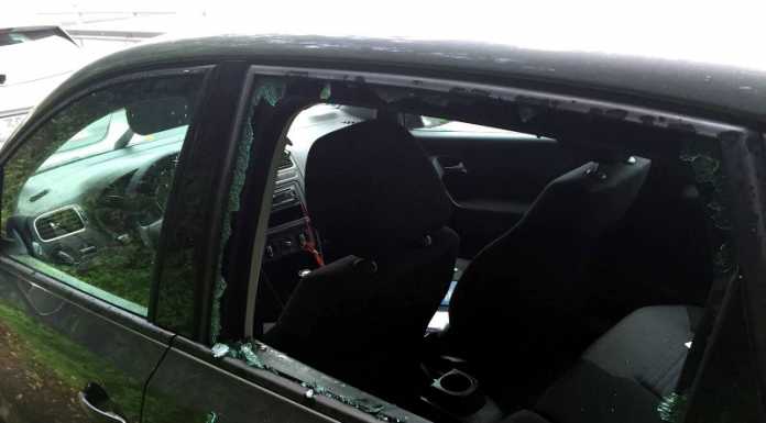 Oliveto Lario, ladri in azione: sfondati i vetri a tre auto