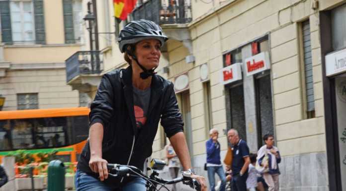“In bici con Filippa” Lagerbäck per le vie del centro di Lecco