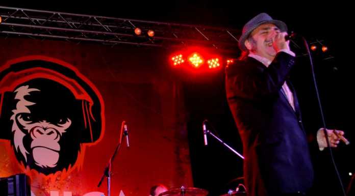 “Sonica Festival” a Mandello, il via con i piatti etnici. E Carotone entusiasma