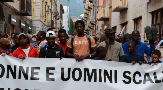 Migranti, aumentano gli arrivi. La Prefettura cerca posto per duecento